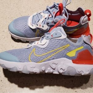 Nike React Vision Running Shoes Boys 4.5Y Light Gray Lace Up Low Top Sneakers